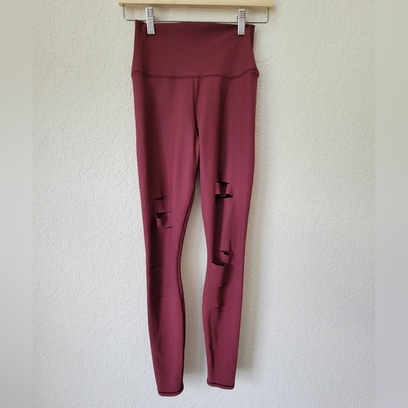 Alo Yoga Warrior Ripped Distressed Red ActiveWorkout Leggings Small - Picture 3 of 11